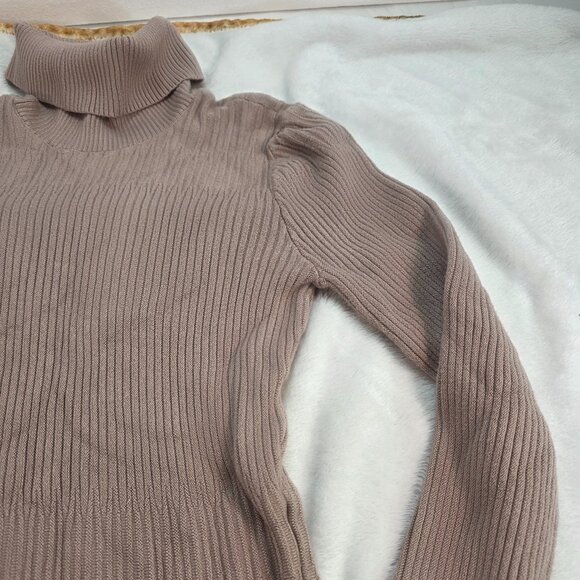 Cozy Ribbed Knit Turtleneck Guess Dress in Beige - Size M - Perfect for Fall! - Picture 4 of 14